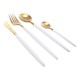 Set de cubiertos CROWN BACCARA color dorado y mango blanco, modelo 170922