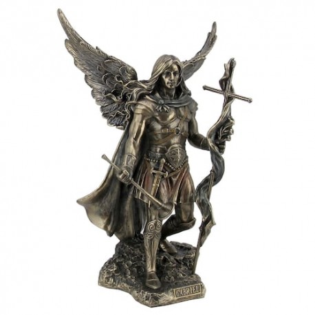 Arcángel Gabriel con cruz y trompeta